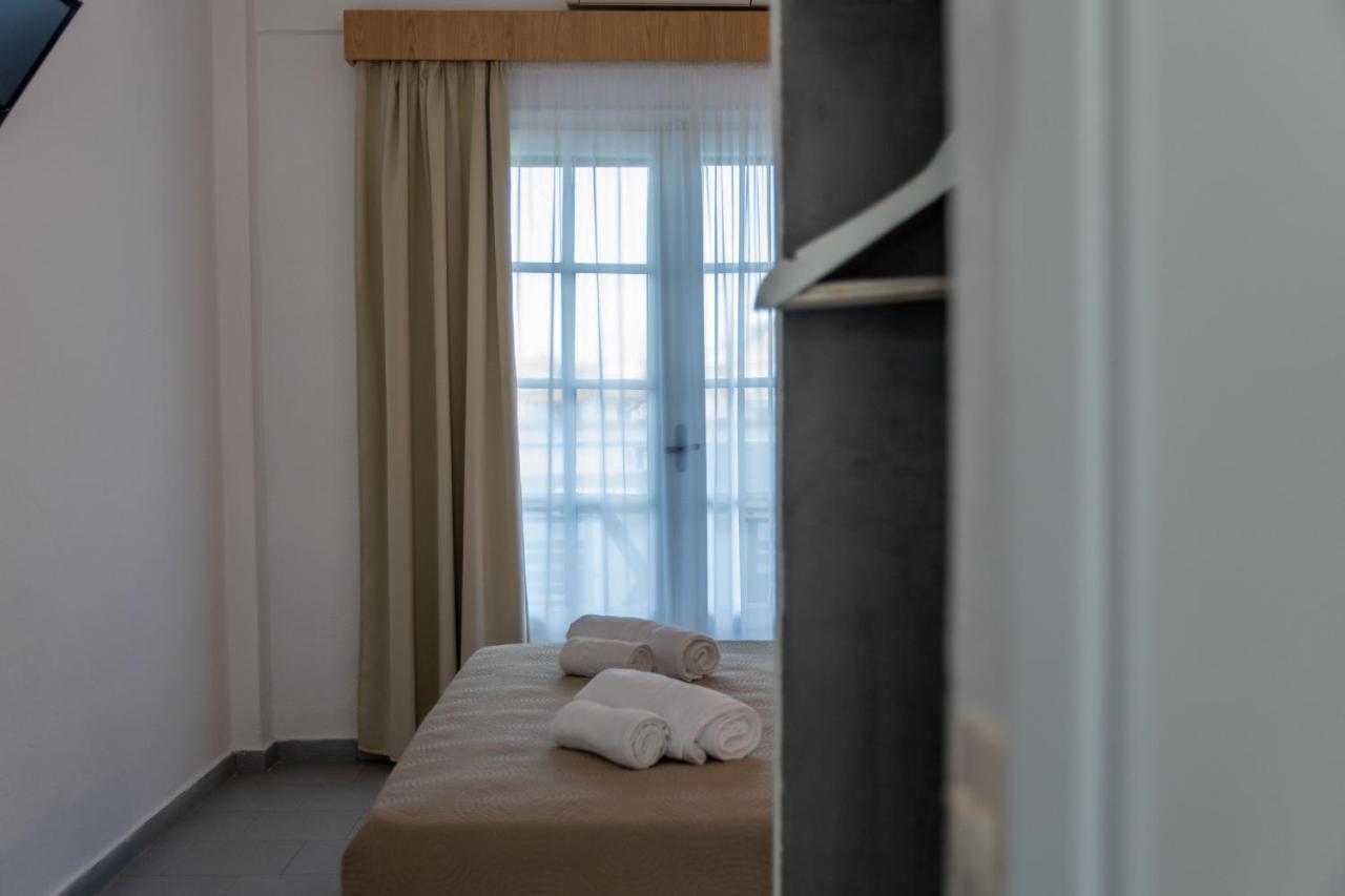Astri Hotel เนโอสมาร์มาราส ภายนอก รูปภาพ